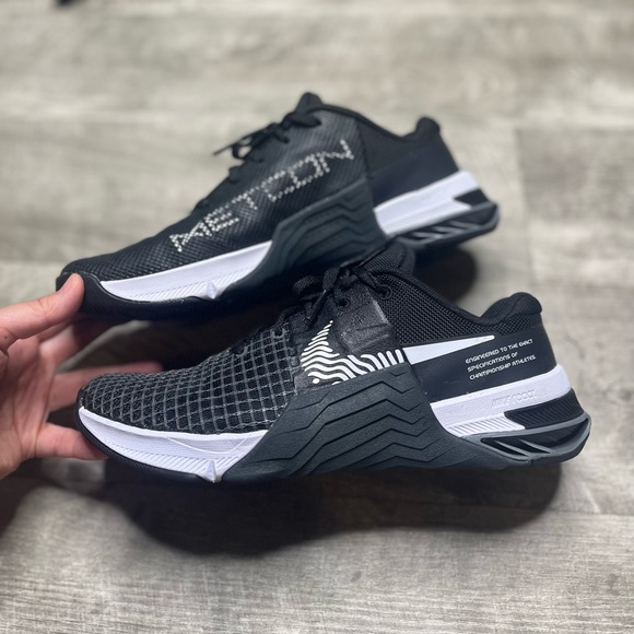 Nike Metcon 8 Workout Gym Shoes. Great condition, too small for my wide feet. - Picture 3 of 11